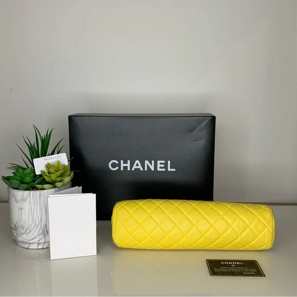 Chanel Timeless Clutch - Picture 4 of 7